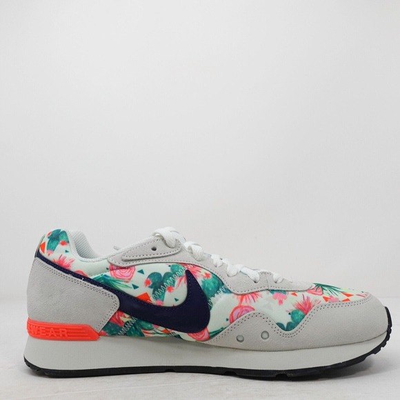 Nike Venture Runner N7 2020 Limited Edition Neon CV8983-001 Mens Size 9.5 main image 8